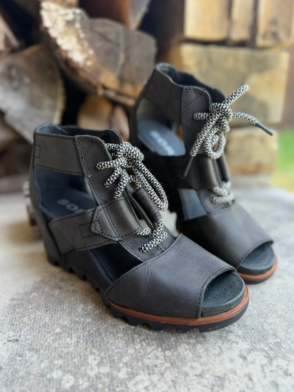 Sorel Joanie Sandals Lace Up‎ Black Open-Toe Wedge leather Shoes Sz-7.    C